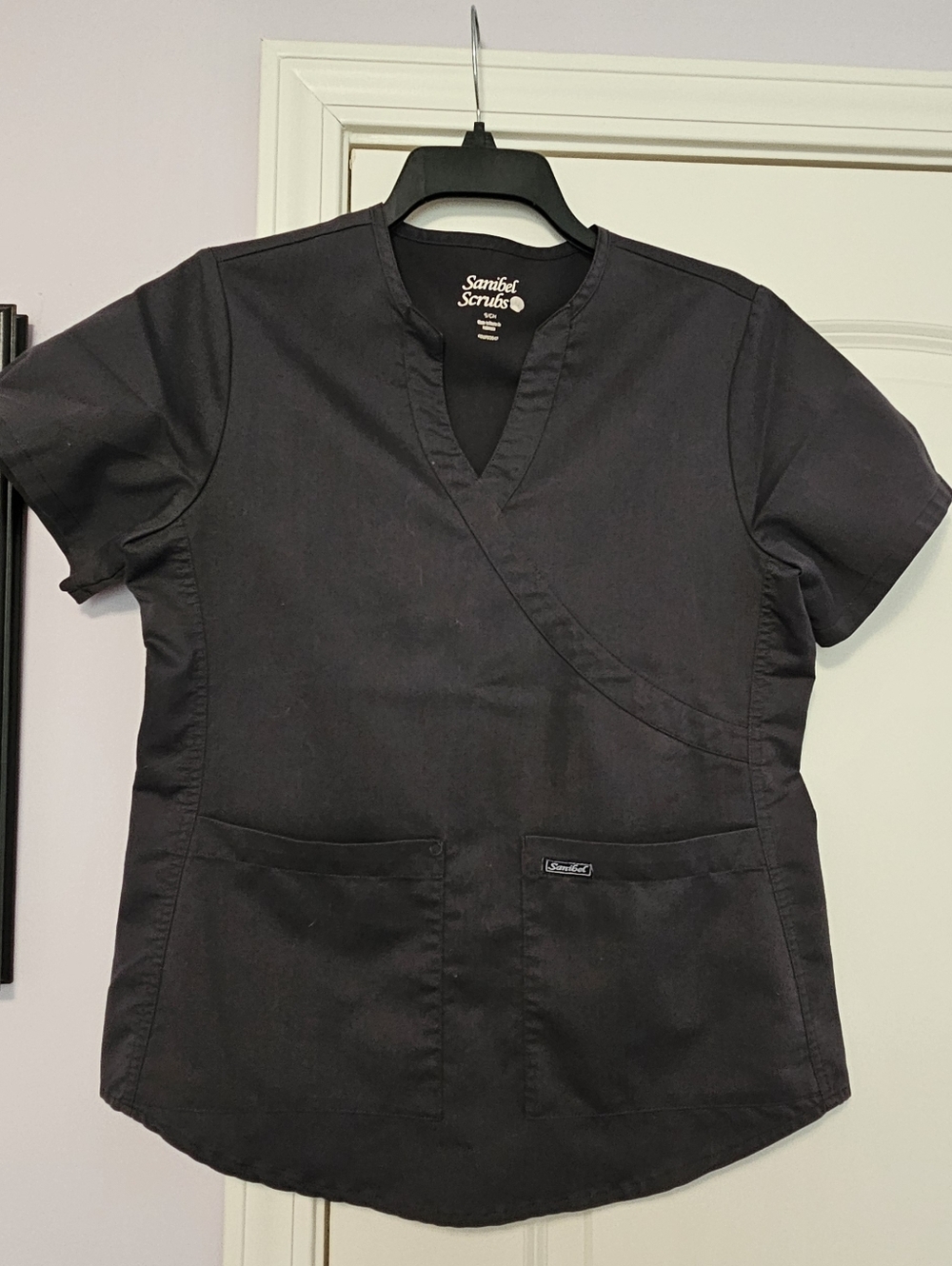 Sanibel Scrubs Gray Wrap-Style Scrub Top. Size Small